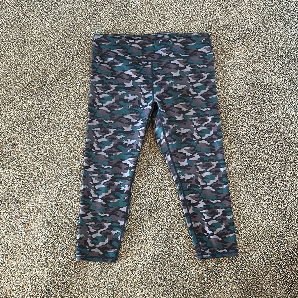 Fabletics Powerhold Capri Legging - image 2